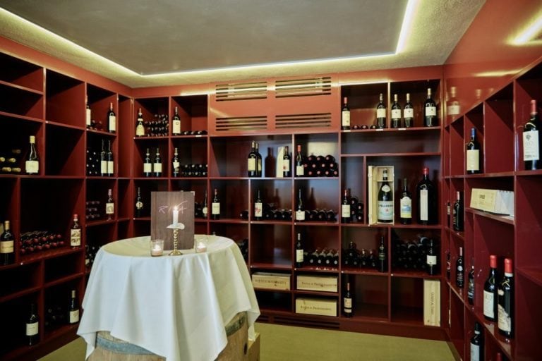 Der Weinkeller vom Restaurant Riva befindet sich unter dem Wasserspiegel des Vierwaldstättersees..
